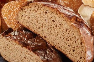 Zlepšující přípravek pro běžné pečivo chutnající po sladu